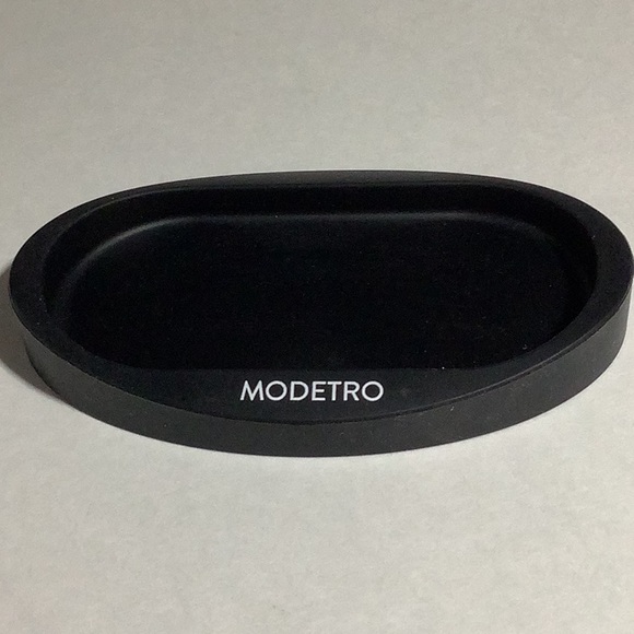 MODETRO SET OF TWO ADJUSTABLE SALT AND PEPPER GRINDERS - Picture 6 of 9